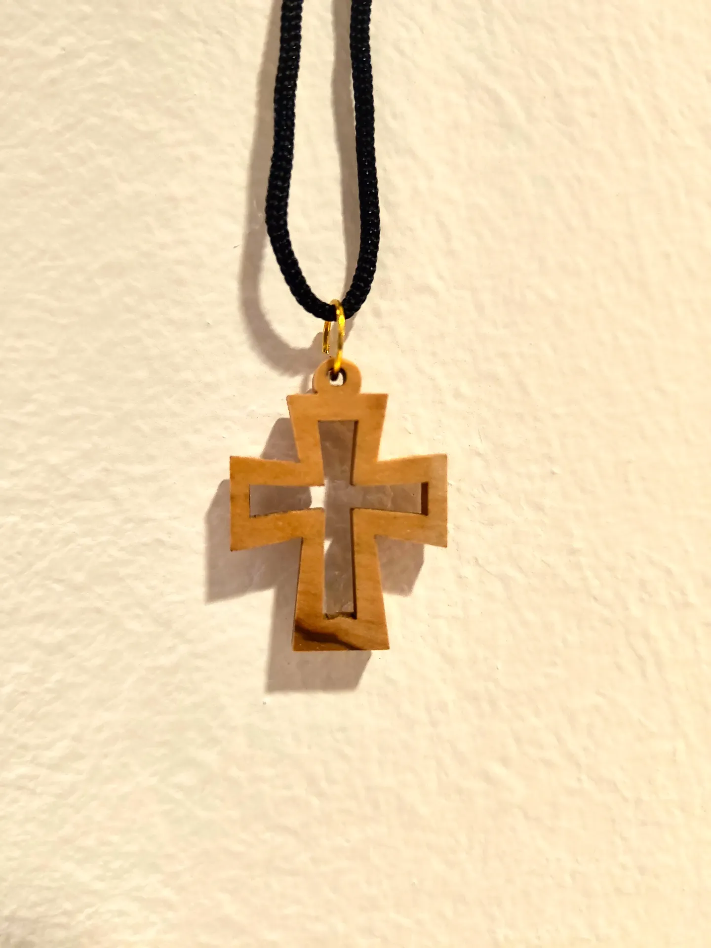 Olivenholzkreuz - gestanzt