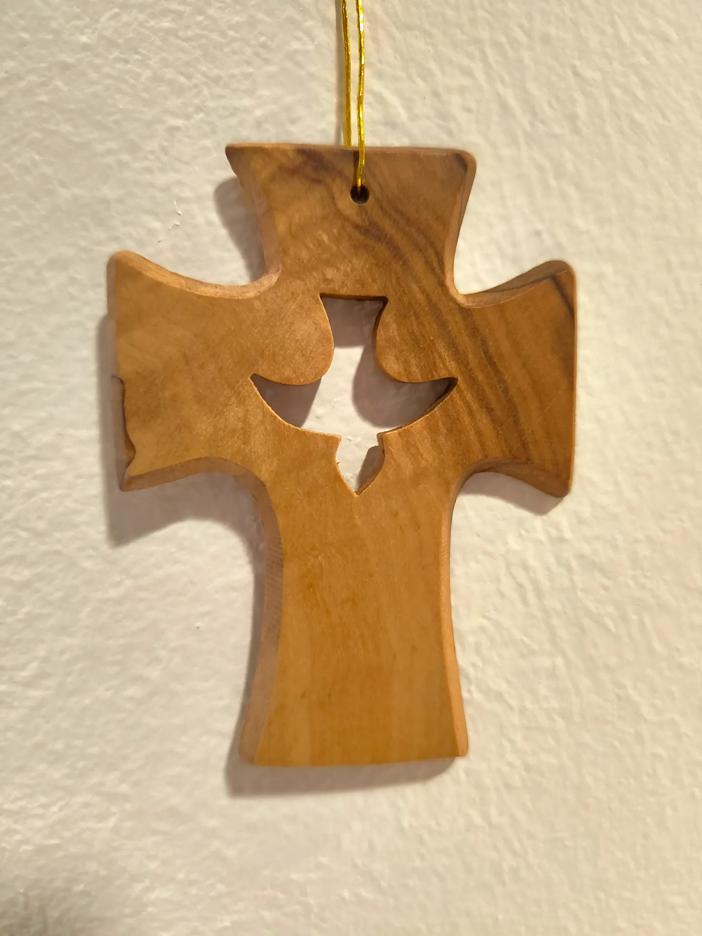 Olivenholzkreuz Taube gestanzt
